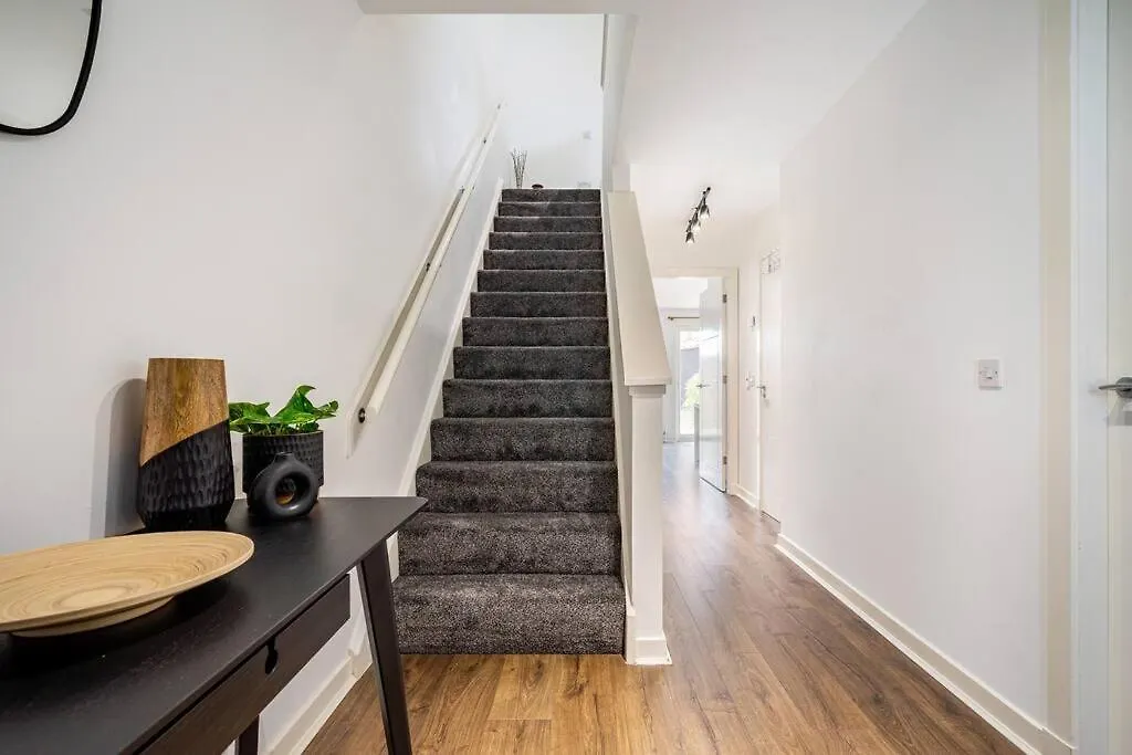 Bright, Modern 2 Bedroom House With Free Parking! Edinburgh United Kingdom