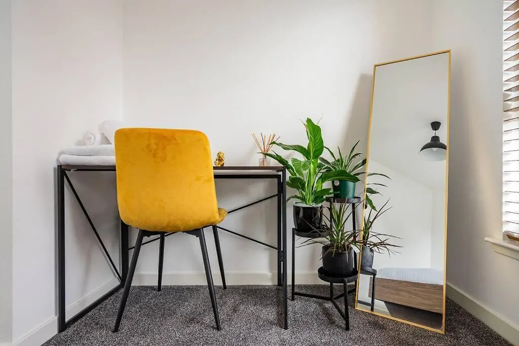 Daire Bright, Modern 2 Bedroom House With Free Parking! Edinburgh
