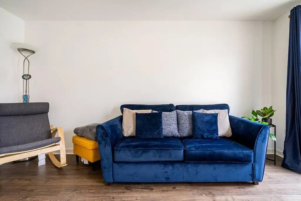 Daire Bright, Modern 2 Bedroom House With Free Parking! Edinburgh