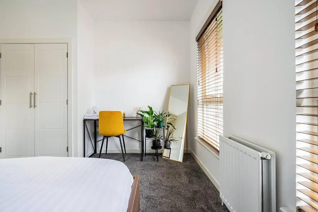 Daire Bright, Modern 2 Bedroom House With Free Parking! Edinburgh